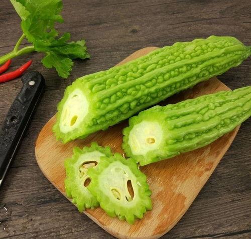 建三江吃瓜,瓜果飘香，品味夏日田园风情